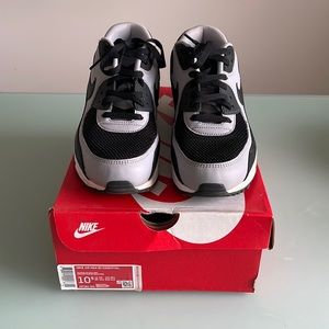 Size 10.5–Nike Air Max 90 Essential